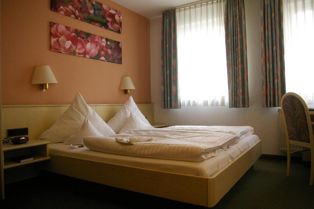 Zum Treuen Bartel Hotel Markgroningen Room photo